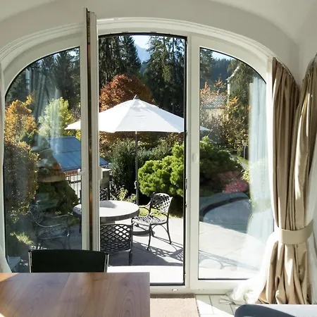 Schloss, Waldhaus * Flims